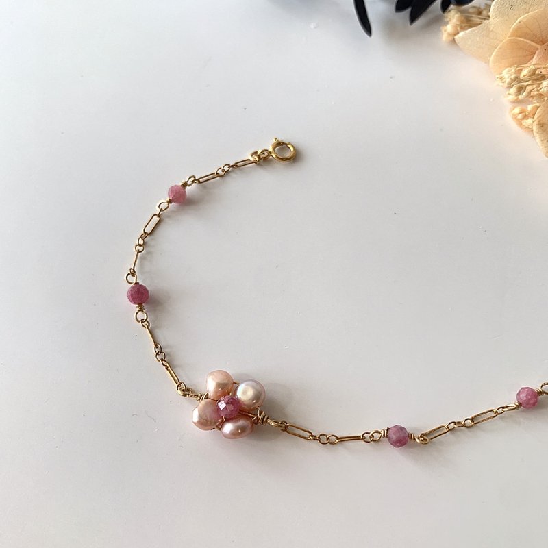 [Christmas Ornaments] Rococo style neoclassical art 14KGF pink pearl bracelet - Bracelets - Pearl Pink