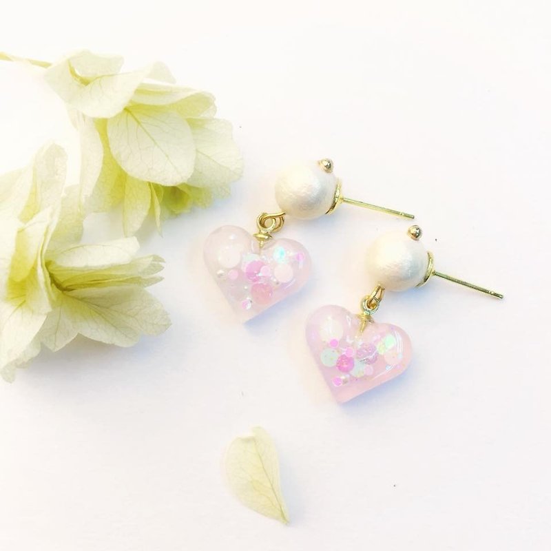Sweet Heart Girly Earrings Earclips - ต่างหู - วัสดุอื่นๆ 
