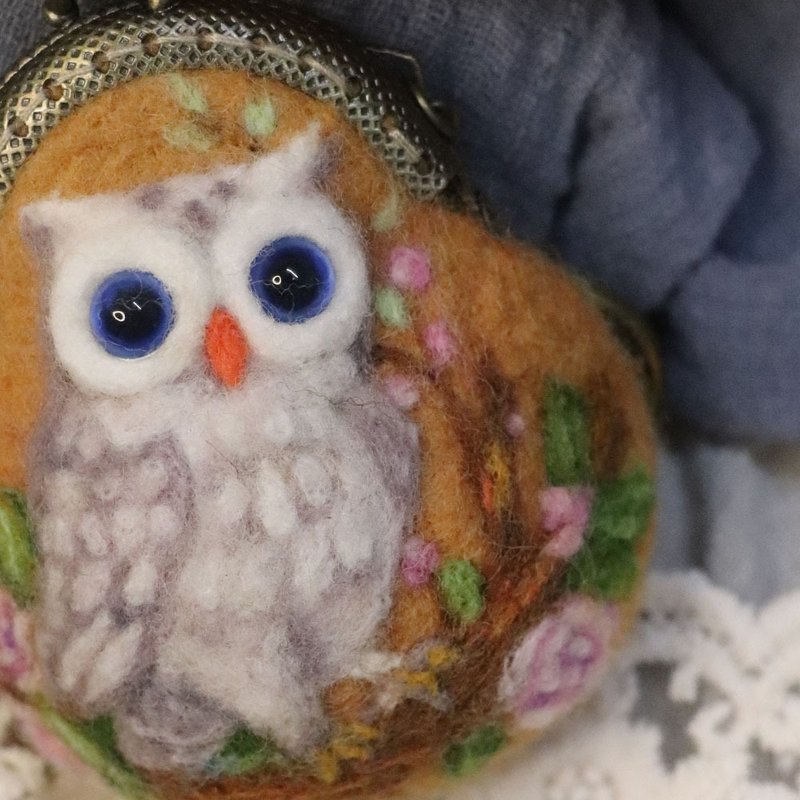 Wool felt-mini clasp bag-owl - กระเป๋าใส่เหรียญ - ขนแกะ สีนำ้ตาล