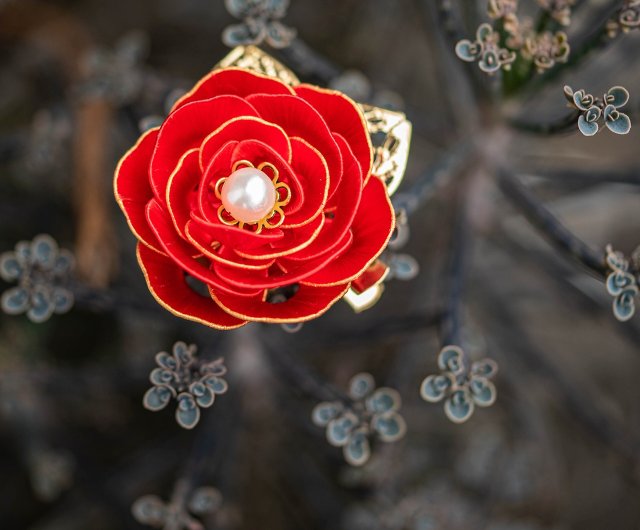 最終価格！ 18金　バラ　薔薇　花　ピンブローチ　ヴィンテージ ヴィンテージブローチ 薔薇 バラ 彫刻 金 花 アンティーク