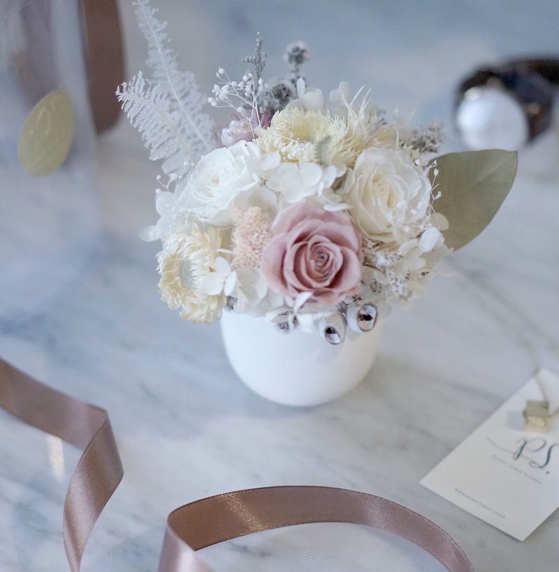 PlantSense〜レトロクラシックなギフトを含む生きた花のテーブルの花のテーブルの花プリザーブドフラワーのバラパッケージのピンク/白色粉末の色をスモーク - 観葉植物 - 寄せ植え・花 ホワイト