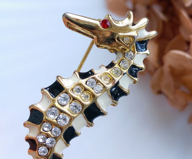 ヴィンテージジュエリー 西洋アンティークジュエリー 立体的 かわいい