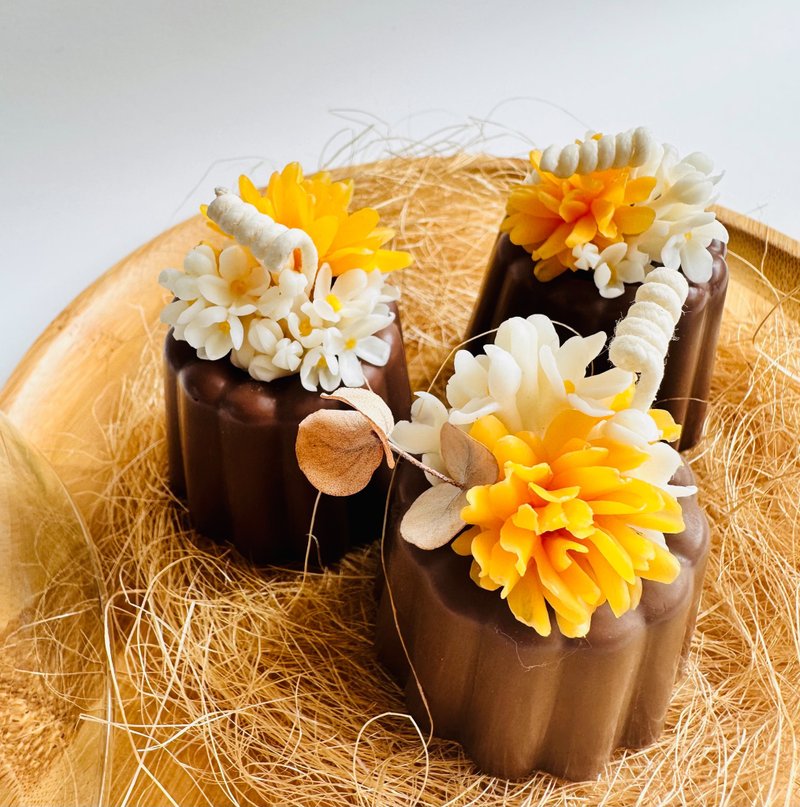 Kerilu Dessert Flowers丨Candles丨Fragrance丨Cake丨Exchanging Birthday Gifts丨Wax Flowers (Two) - เทียน/เชิงเทียน - ขี้ผึ้ง สีนำ้ตาล