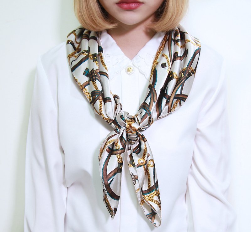 Back to Green::古典絲質絲巾 心型鎖鏈 MADE IN KOREA vintage scarf (SC-12) - 絲巾 - 絲．絹 透明