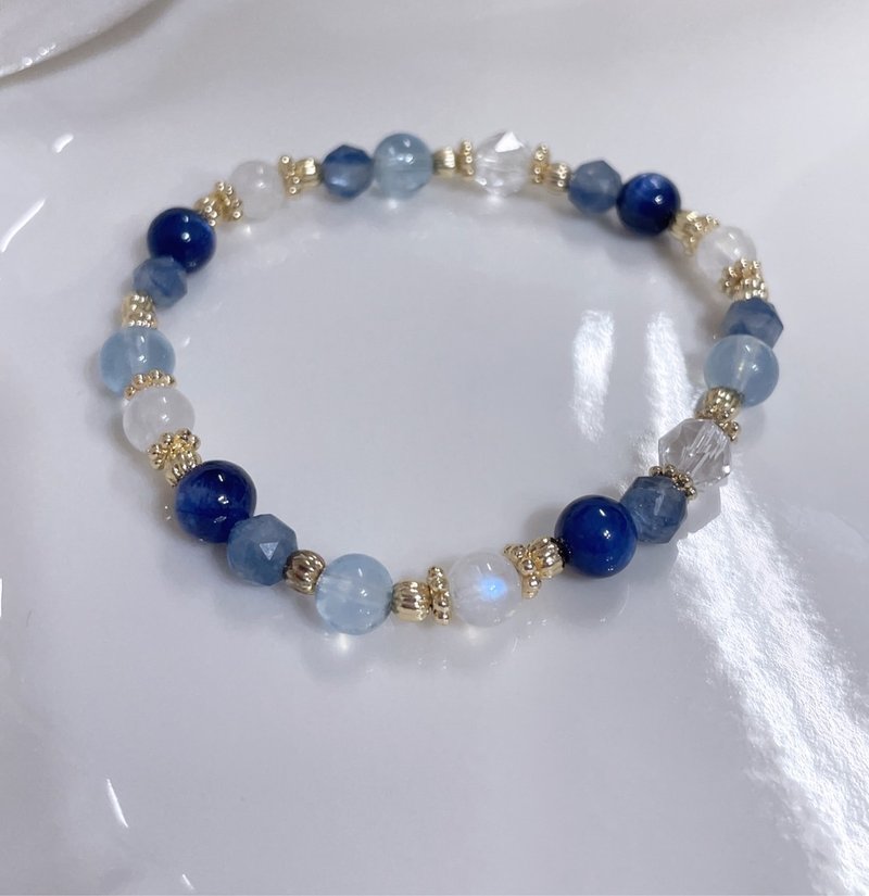 艾莉兒手作//藍晶石/月光石/白水晶/海藍寶14K包金彈性手環 - 手鍊/手環 - 其他金屬 白色