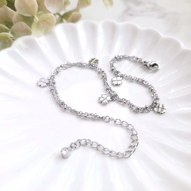 Four leaf clover. Clover shaped white steel anklet / only one piece / - กำไลข้อเท้า - สแตนเลส สีเงิน