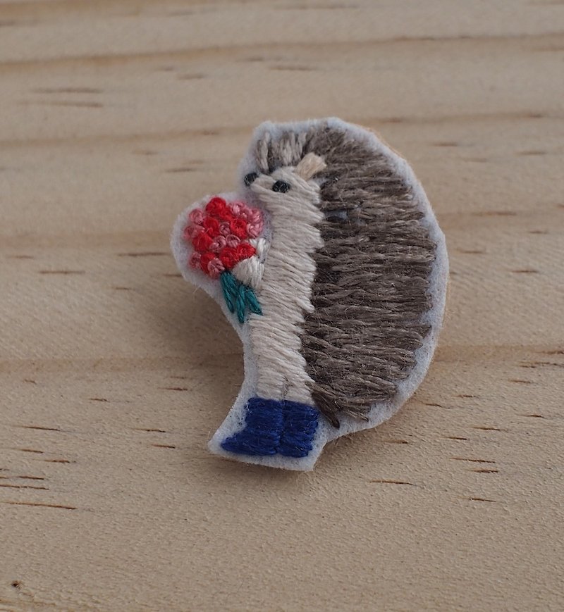 Boxer of Love-Hedgehog Pin/Brooch - Brooches - Thread 
