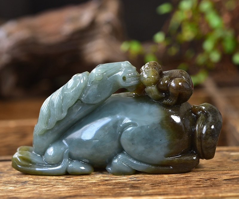 一款非常精緻漂亮的和田玉糖料馬上封侯雕工精緻上身簡單大方 - 吊飾/掛飾 - 玉石 