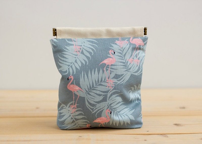 Charger case, Cotton Cosmetic pouch, Ditty bag, Make-up Case, Travel pouch / flamingos - กระเป๋าเครื่องสำอาง - ผ้าฝ้าย/ผ้าลินิน สีน้ำเงิน