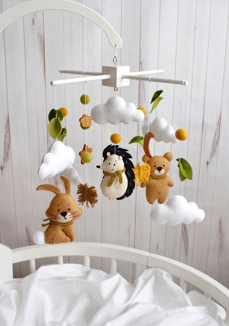 Bear, bunny and hedgehog in the forest baby mobile, Woodland nursery crib mobile - 嬰幼兒玩具/毛公仔 - 環保材質 