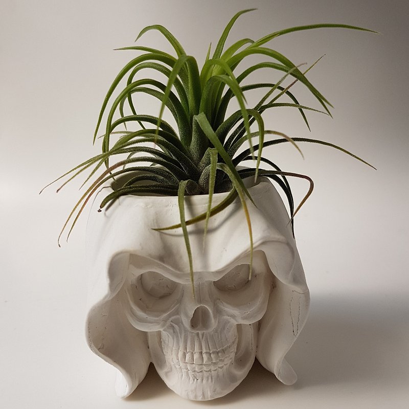 Aroma Stone, candle holder, planter - Cloaked Skeleton - เทียน/เชิงเทียน - วัสดุอื่นๆ สีทอง