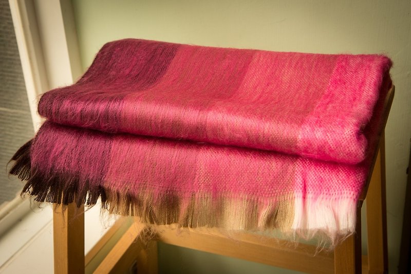 South American hand-made alpaca shawl long hair - Knit Scarves & Wraps - Other Materials Pink