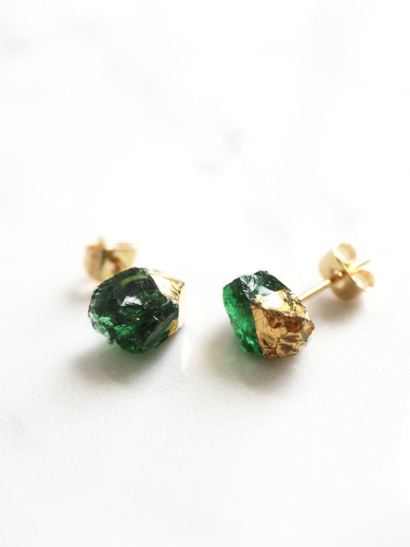 STAR STONE stud earrings - EMERALD + 24K GOLD - ต่างหู - แก้ว สีเขียว