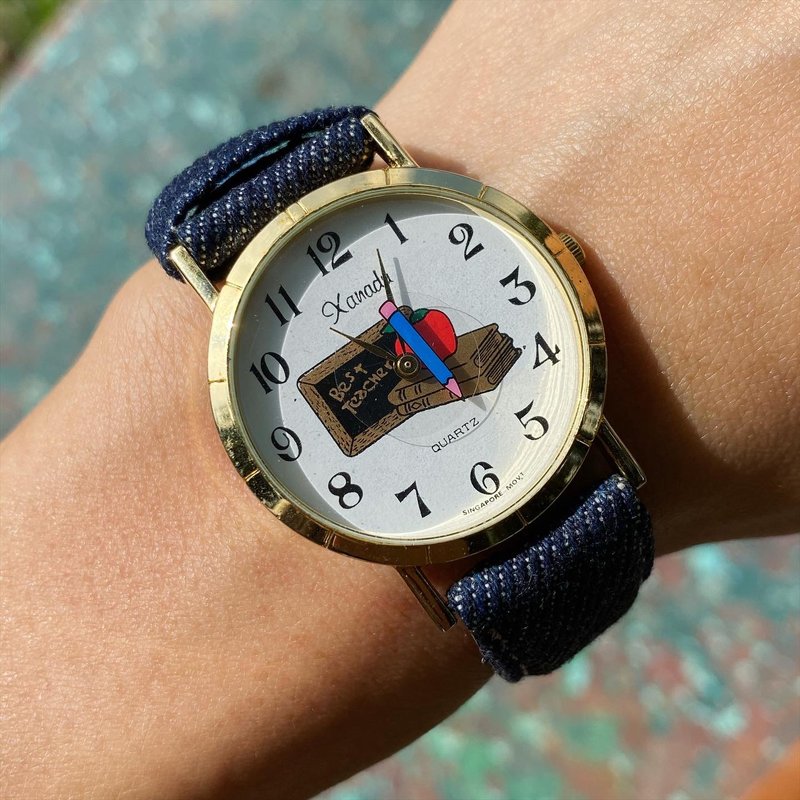 [Lost and find] Old style pen watch for children to go to school and walk around - นาฬิกาผู้หญิง - เครื่องเพชรพลอย หลากหลายสี