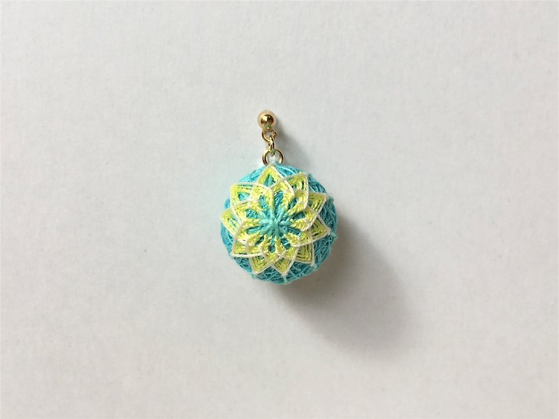 tachibanaya 日本的傳統工藝 手鞠球 刺繡 耳環 幾何 水藍 黃 - 耳環/耳夾 - 繡線 黃色