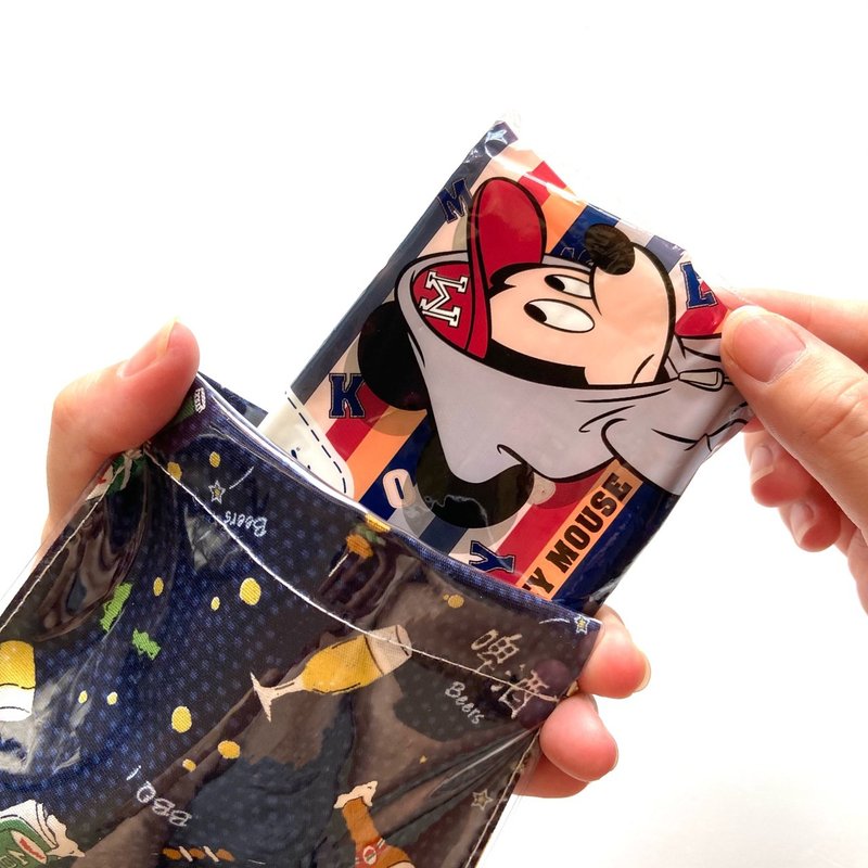 Lightweight and water-repellent | printing | multifunctional storage [waterproof universal storage bag] Taiwan Beer - กระเป๋าเครื่องสำอาง - วัสดุอื่นๆ สีน้ำเงิน