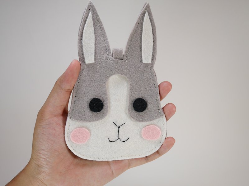 Cute Card Holder-Gray Rabbit_Year-End Surprise - ที่ใส่บัตรคล้องคอ - เส้นใยสังเคราะห์ สีเทา