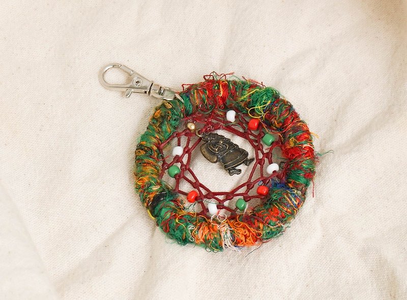 手工紗麗絲捕夢網鑰匙圈 | Santa Wreath - 鑰匙圈/鑰匙包 - 絲．絹 紅色
