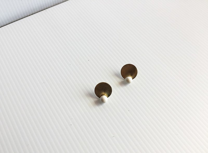 Simplicity / single earring Jane - ต่างหู - โลหะ สีทอง
