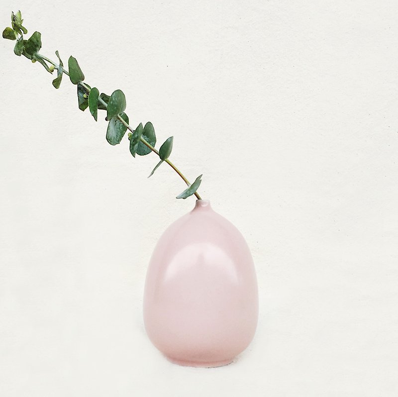 簡約北歐風花器－Oval嫩粉色 - 花瓶/陶器 - 瓷 粉紅色