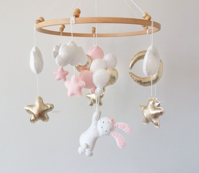 Baby Crib Mobile For Nursery Flying Rabbit With Balloons Pink,Baby Mobile Felt - ของเล่นเด็ก - วัสดุอื่นๆ 