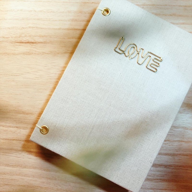 LOVE - 2022 無時效 A5 彩虹手縫手帳本 - 筆記本/手帳 - 紙 