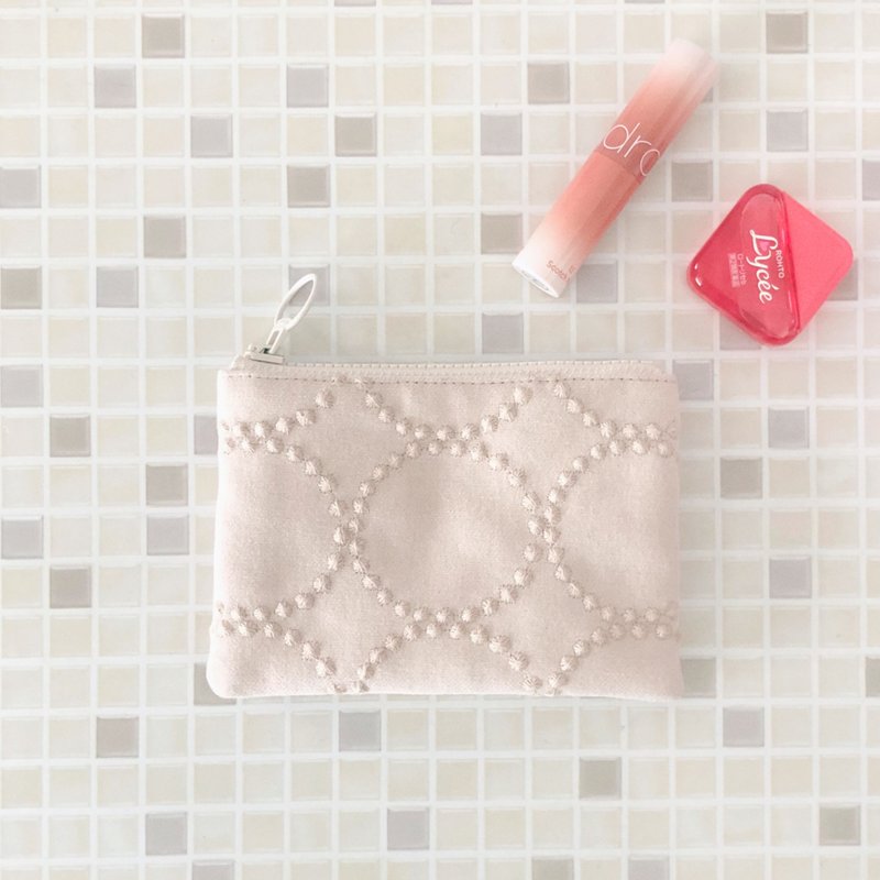 mina perhonen tambourine handmade mini pouch pale pink - กระเป๋าใส่เหรียญ - ผ้าฝ้าย/ผ้าลินิน สึชมพู