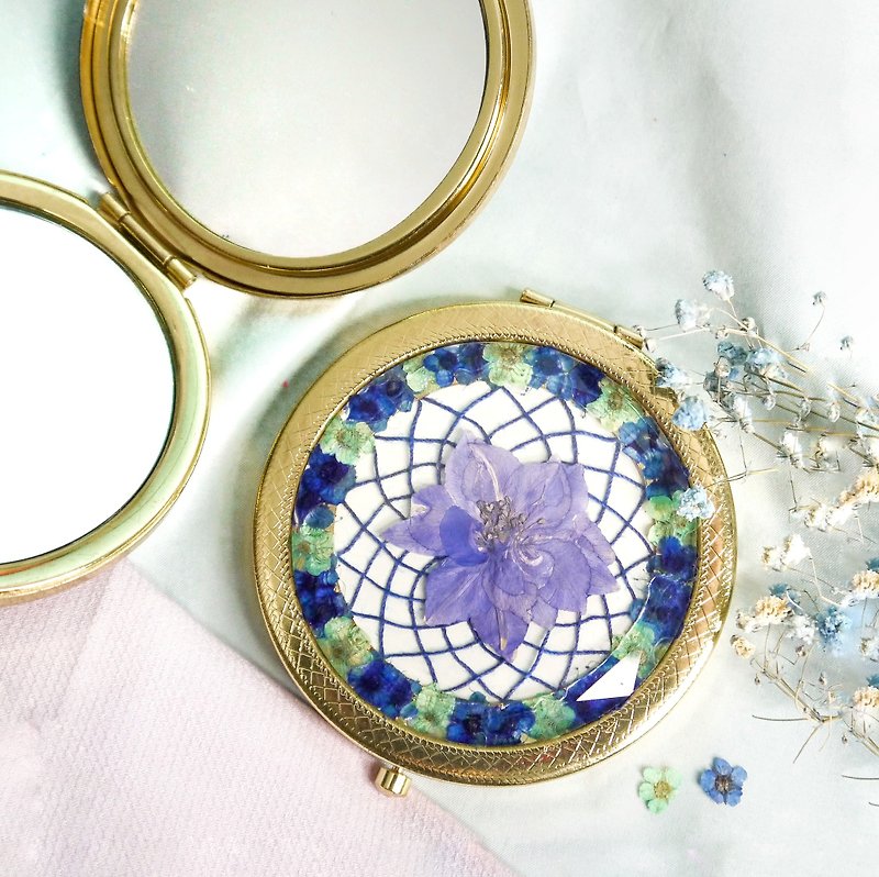 Pressed Flower Dreamcatcher Compact Mirror | Blue, Mint Green & Golden - Makeup Brushes - Other Metals Blue
