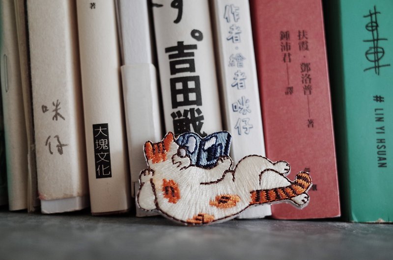 Three Cats Spring Outing Embroidered Pieces---Reading Xiaoxu - เย็บปัก/ถักทอ/ใยขนแกะ - เส้นใยสังเคราะห์ ขาว