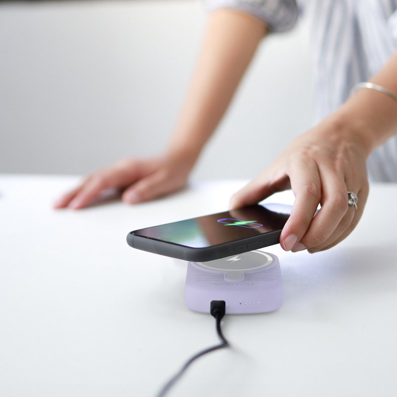 MEGIVO Mag-BX01 10,000mAh 磁吸無線流動充電器 - 行動電源/充電線 - 塑膠 白色