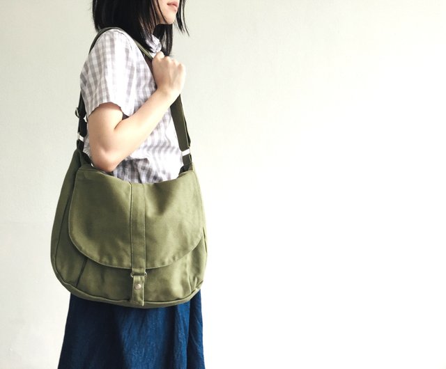 Green canvas shoulder bag best sale