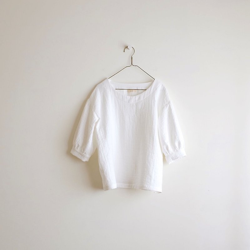 Daily hand-made clothing weather sunny frosting white six-point sleeves blouse double cotton yarn - เสื้อผู้หญิง - ผ้าฝ้าย/ผ้าลินิน ขาว