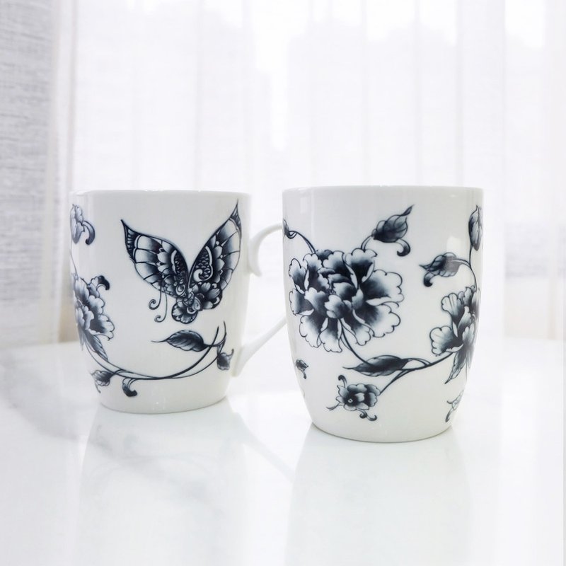 Blue and white ceramic mug. Exchange gifts. Christmas gift. new year gift - แก้วมัค/แก้วกาแฟ - เครื่องลายคราม 