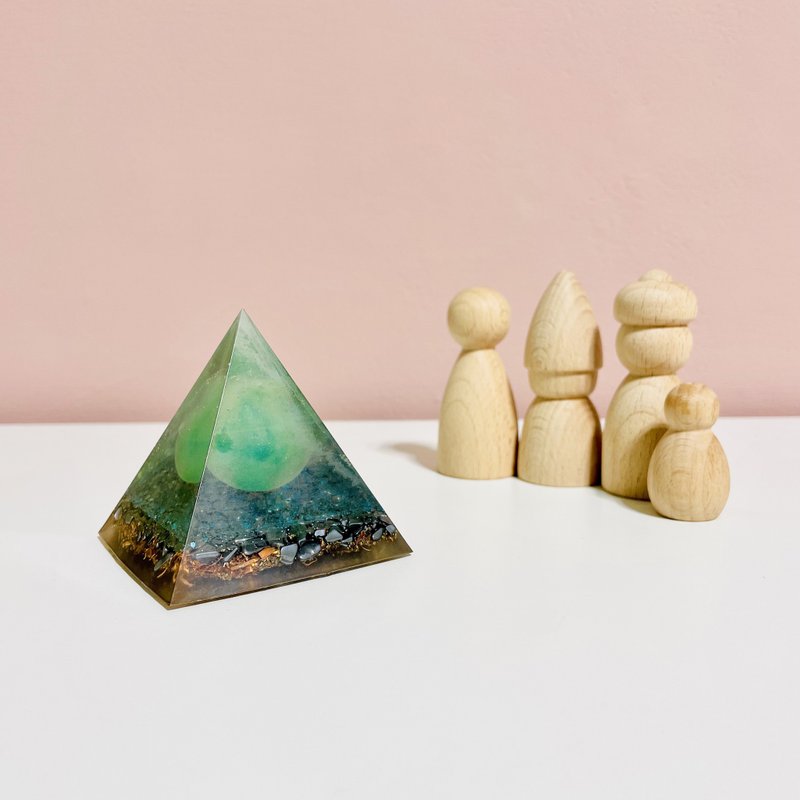 奧剛金字塔/夜光/orgonite/療癒/招財開運 - 擺飾/家飾品 - 半寶石 多色