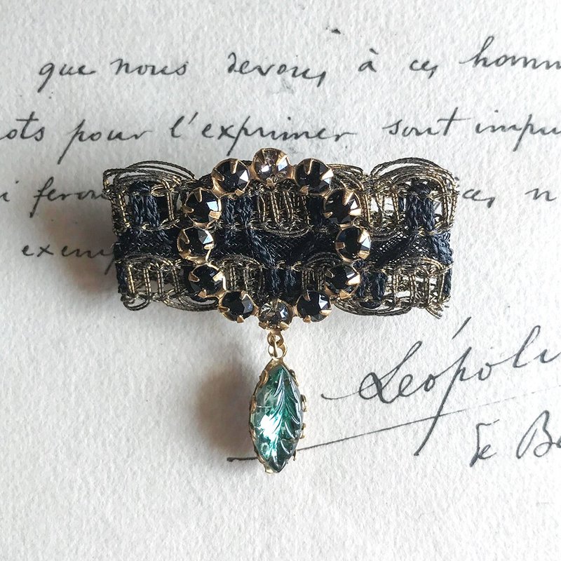 アポロンの祝福 Brooch Gold Black - 胸針 - 其他材質 黑色