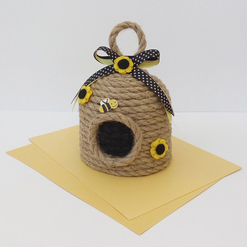 Bee Hive, Small 6 inch Bee Skep Honey Bee House Jute Twine Bumble Bee Hive Honey - Items for Display - Other Materials 