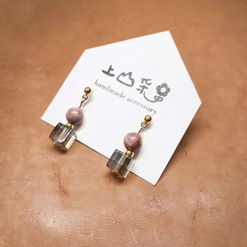 Uesugi Flower/Hand Ornaments/Natural Stone Flower Earrings Stud Earrings Can Be Changed To Clip-on Rose Gemstone Simple - ต่างหู - เครื่องเพชรพลอย สึชมพู