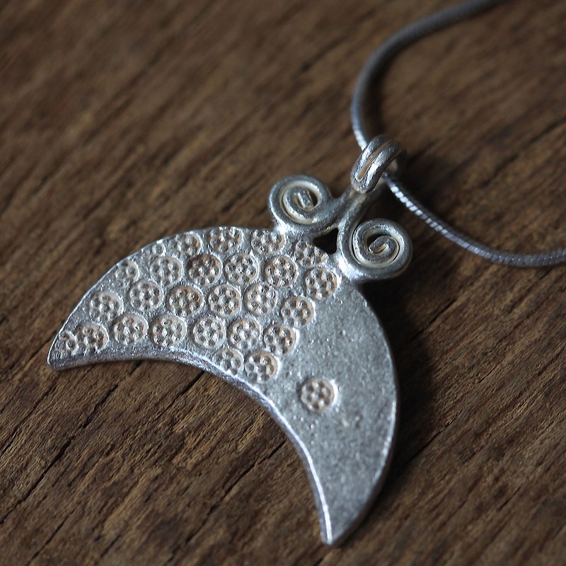 Moon shape pendant necklace (N0100) - Necklaces - Silver Silver