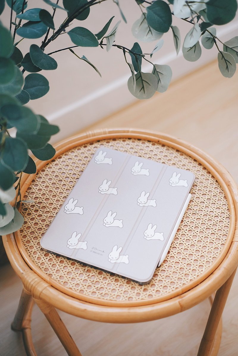 【Pinkoi x miffy】MIFFY gray and white rabbit-IPAD tablet case/case - Tablet & Laptop Cases - Plastic 