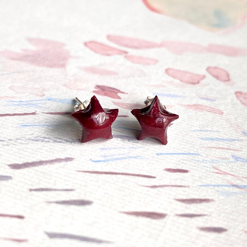 Star Earrings Wine Red Lucky Star Earrings - ต่างหู - เงินแท้ สีแดง