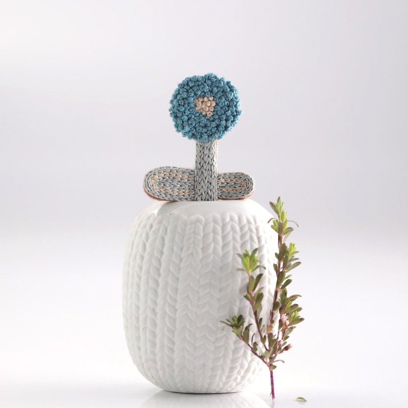 Embroidery Beginners - Blue Flower Embroidery Pin Kit - เย็บปัก/ถักทอ/ใยขนแกะ - ผ้าฝ้าย/ผ้าลินิน 