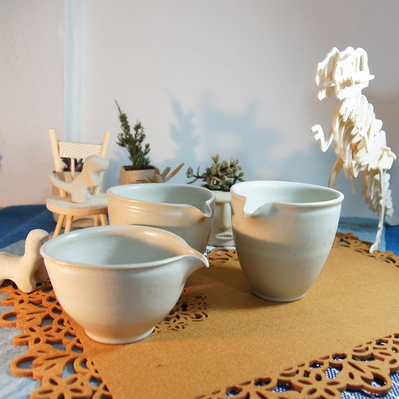 米白茶海,公道杯-容量約300,250,180ml - 茶壺/茶杯/茶具 - 陶 白色