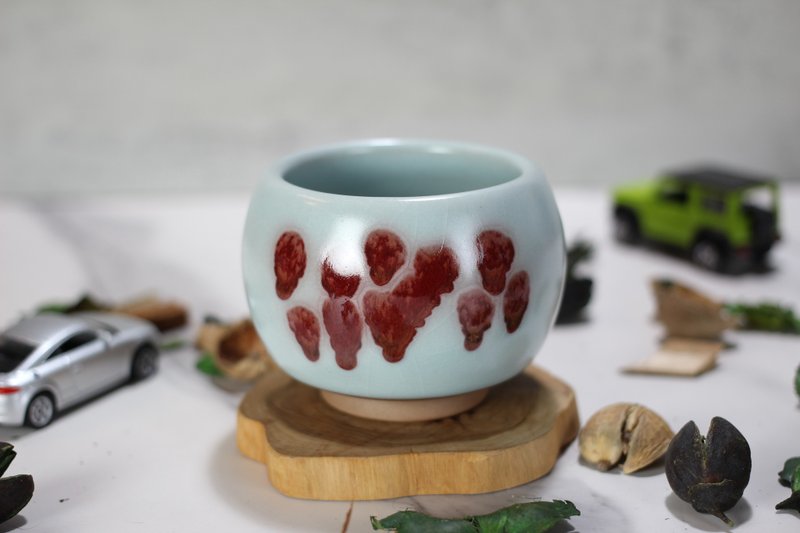 【送禮好物】180ml 汝窯牛血紅 手拉坯茶杯 主人杯 葉敏祥手作 - 茶壺/茶杯/茶具 - 瓷 
