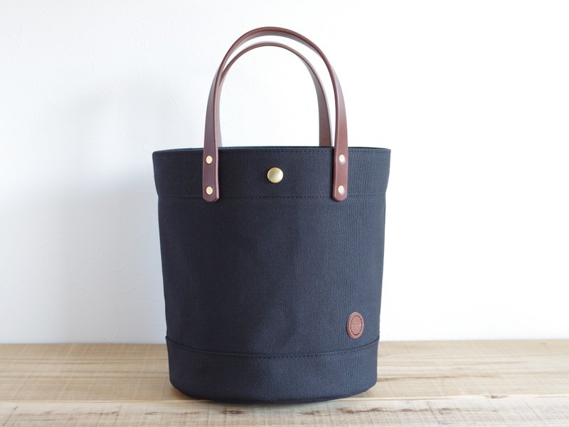 レザーハンドル帆布 丸底トートバッグ ブラック - 手提包/手提袋 - 棉．麻 黑色