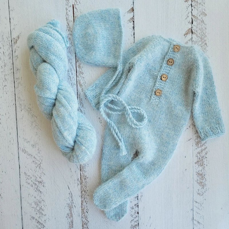 Light Blue Fluffy Newborn Hat with Wrap, Knitted Photo Props - 嬰兒手鍊/飾品 - 羊毛 藍色