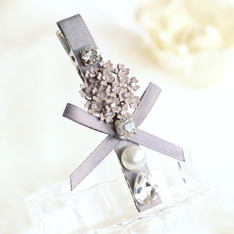 Romantic Enamel Flower Decoration Hair Clip - Hair Accessories - Other Materials Gray