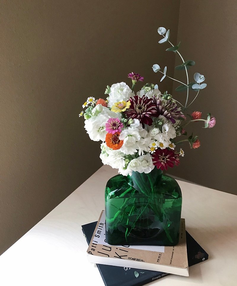 初期のグリーンアース花瓶/ウォーターボトル - 花瓶・植木鉢 - ガラス グリーン