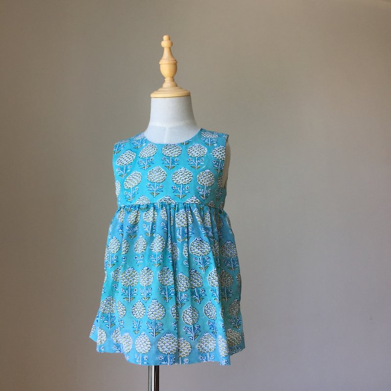 Girl top, sleeveless, turquoise floral handblock - เสื้อยืด - ผ้าฝ้าย/ผ้าลินิน สีเขียว