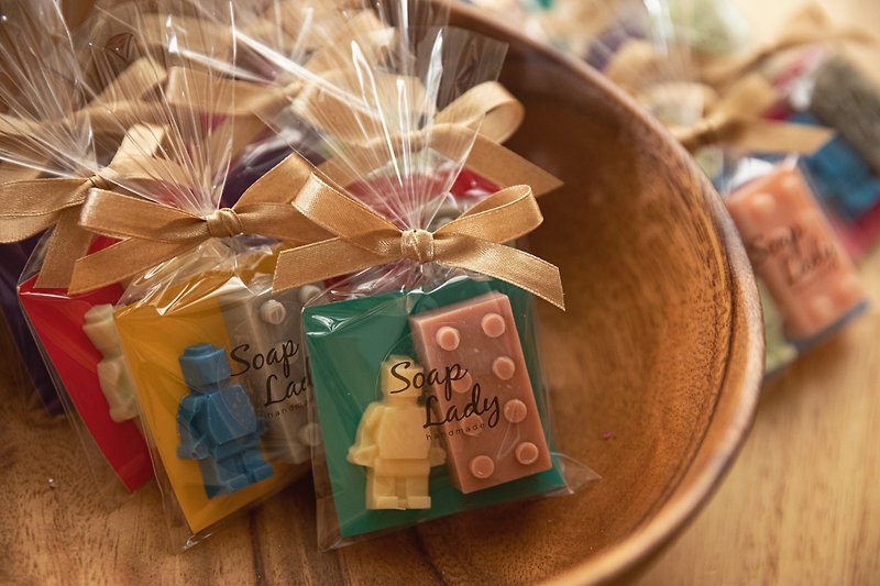Mini children's fun handmade soap natural essential oil kindergarten gift starting from 15 pieces - สบู่ - วัสดุอื่นๆ หลากหลายสี