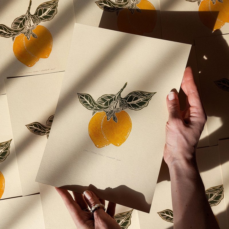 Minimalist lemon fruits linocut print Botanical original artwork Wall art decor - 壁貼/牆壁裝飾 - 紙 綠色
